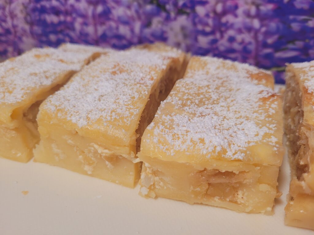 Jabolčno- skutin zavitek 2 jabstr2