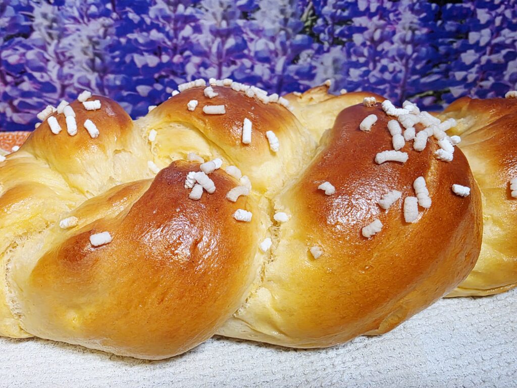 velikonocna mlecna pletenica