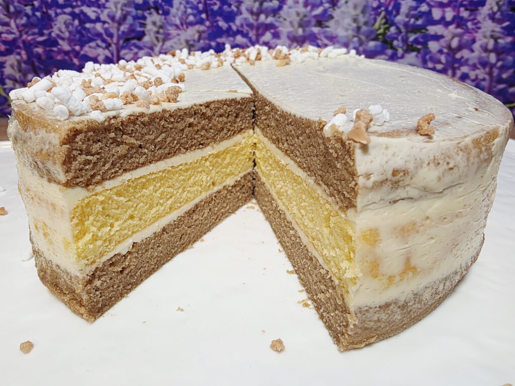 dvobarvna sifon torta z masleno kremo