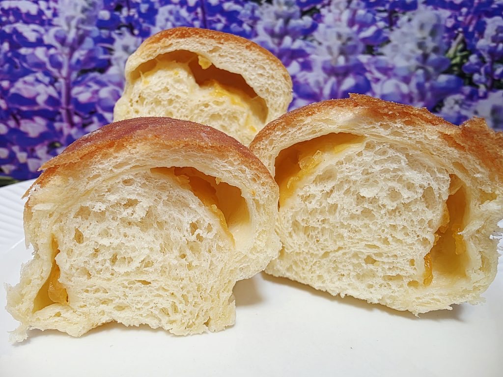 Buhteljni z marmelado 2 buhteljni z marmelado