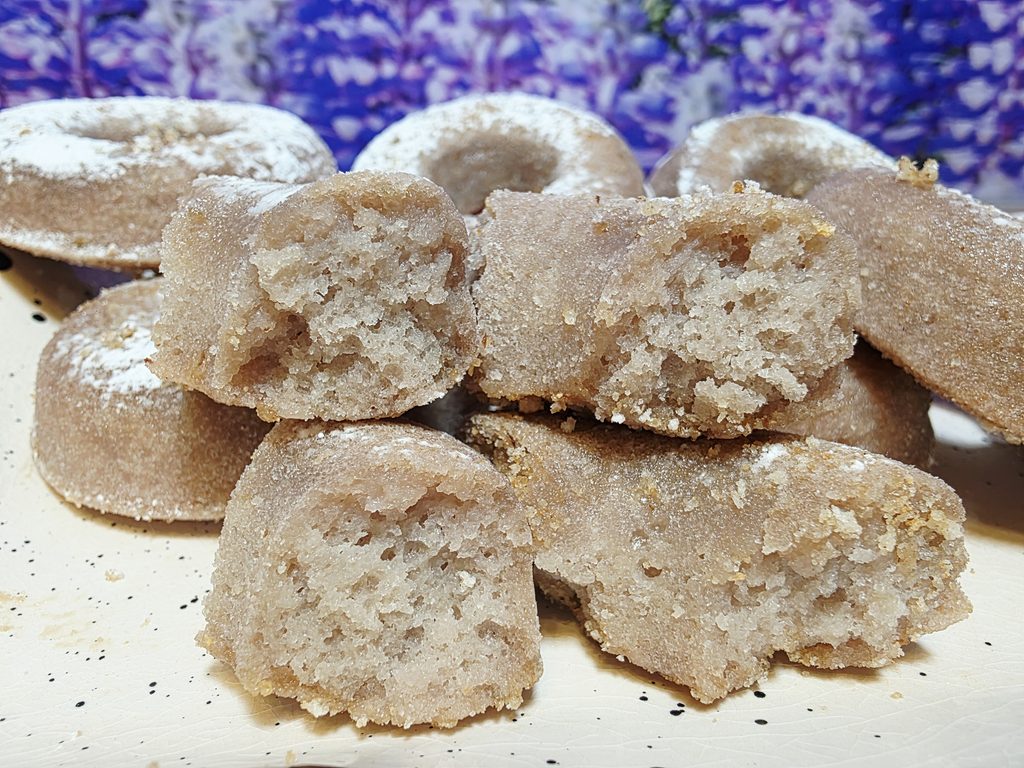 Pečeni krofi iz rdečega grozdja 3 peceni krofi iz rdecega grozdja 1024x768 1